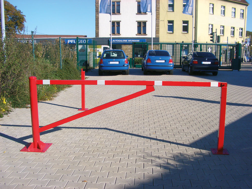 (obrázek pro) Otočná závora F 450 cm, do betonu, cyl. zámek, v. 95 cm, zinek
