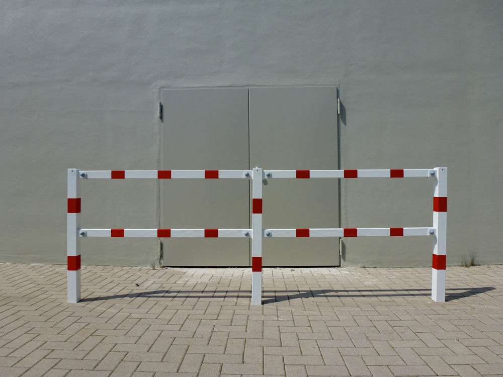 (obrázek pro) Rohový sloupek 70x70 mm, v. 1,0 m, do betonu, bílo-červený